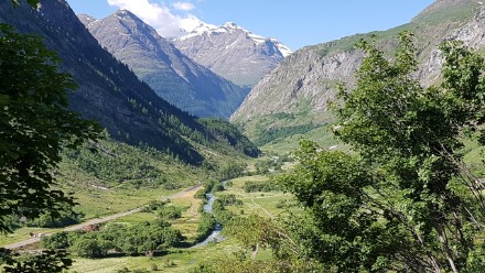 Fünf Länder Tour Radtouristen Alpenpass Col d'Iseran Fünf Länder Tour Radtouristen Alpenpass Auffahrt Col d'Iseran von Lanslevillard